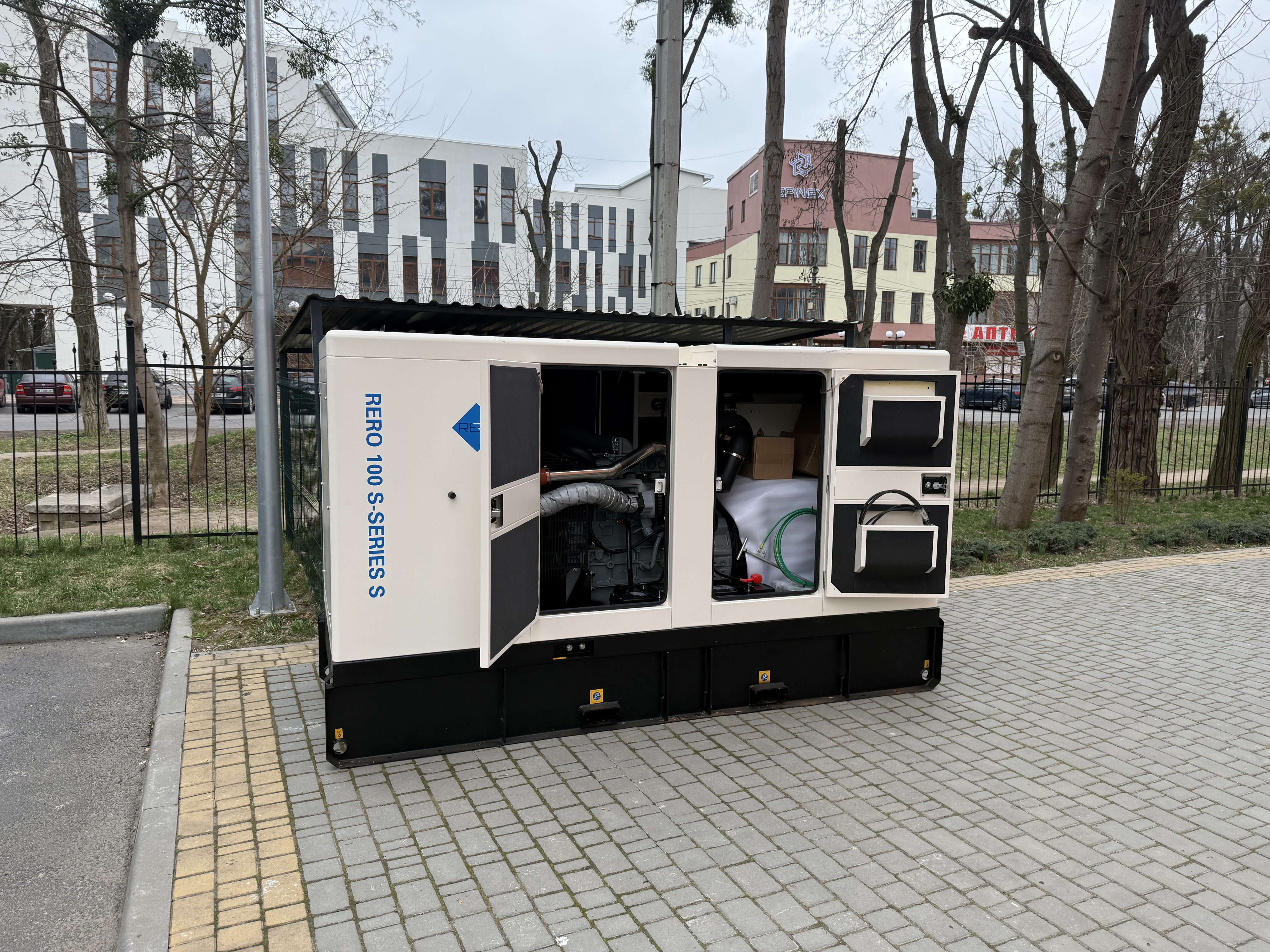 Стійкість.  Безперервність освітнього процесу: Сергій Моргунов подякував Карлсруе за чергову партію допомоги вінницьким школам